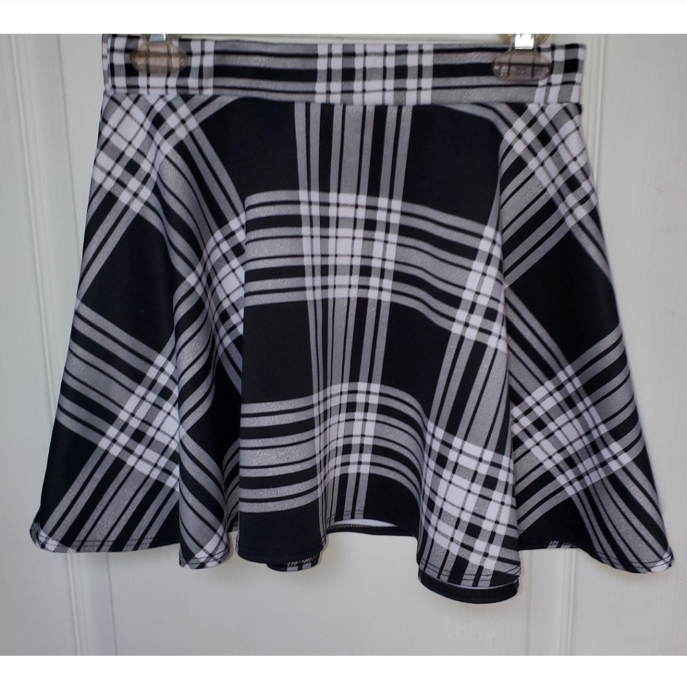 Black and white plaid skater skirt